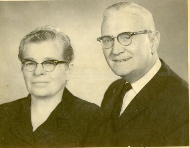 File:Nelson and Ada Litwiller.jpg
