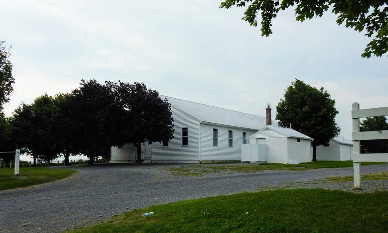 File:Benton-Old-Order-Mennonite-Meetinghouse.jpg