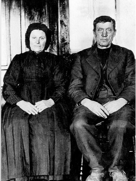 File:Johan and Maria (Neufeld) Harms.jpg