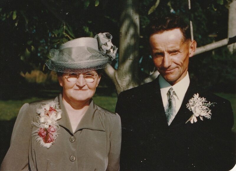 File:1950 Silver Wedding 2.jpg